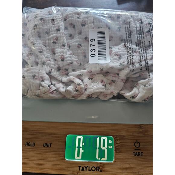 Starting Out Baby Girl 6m 100% Muslin Cotton Strawberry Overall Bubble - Picture 7 of 7